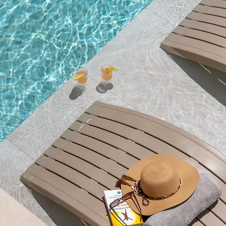 Pavlina , A Hidden Gem With Heated Pool And Ping Pong!