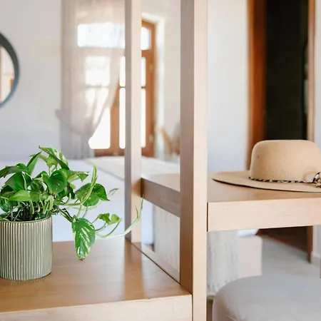Pavlina , A Hidden Gem With Heated Pool And Ping Pong! Villa