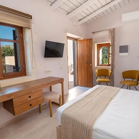 Pavlina , A Hidden Gem With Heated Pool And Ping Pong! *